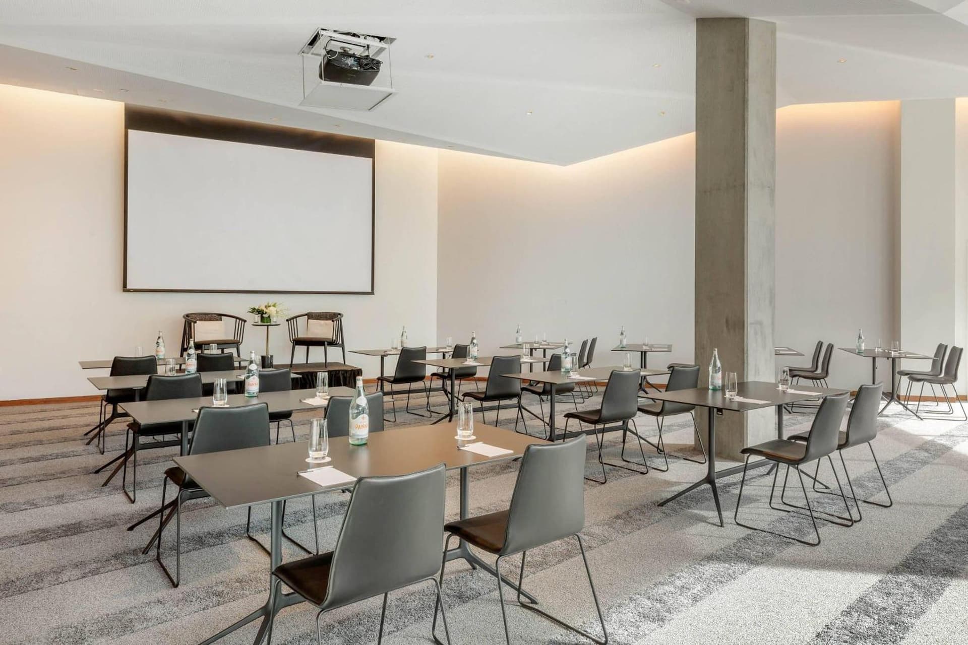Cambria Hotel Boston Downtown - Seaport