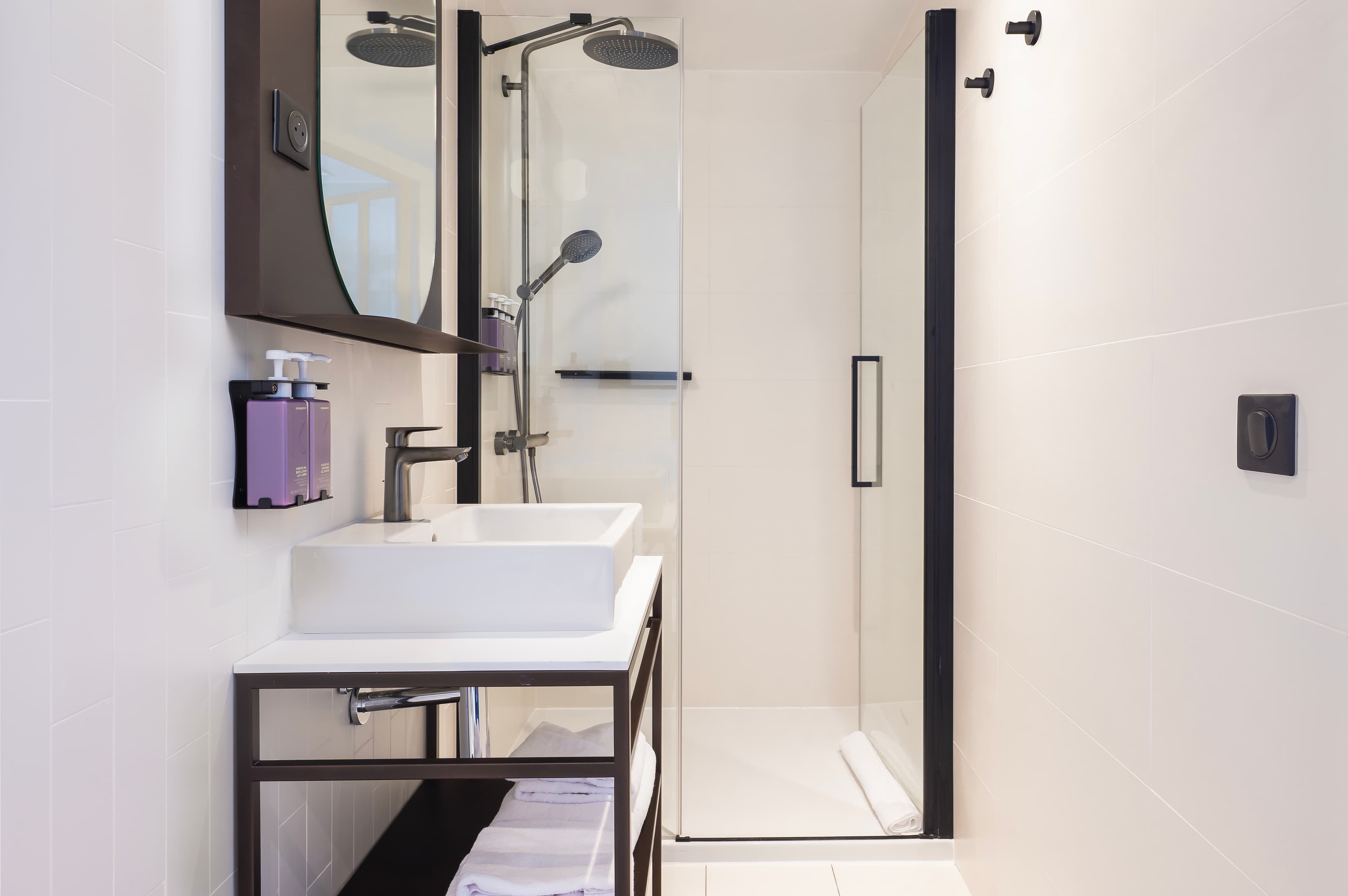 TRIBE Paris La Défense Esplanade