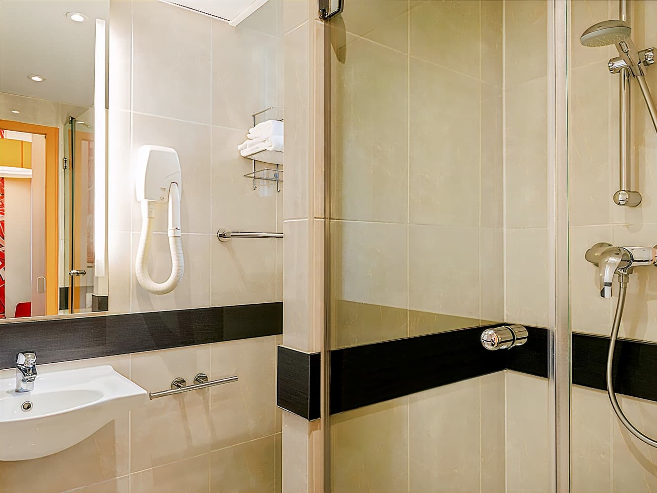 ibis Styles Paris La Défense Courbevoie